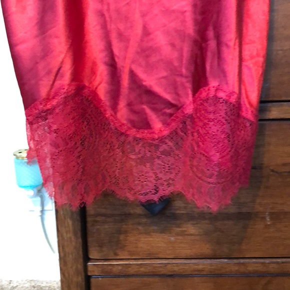Victoria’s Secret Camisole Top Red/Red Lace NWT - Picture 2 of 10